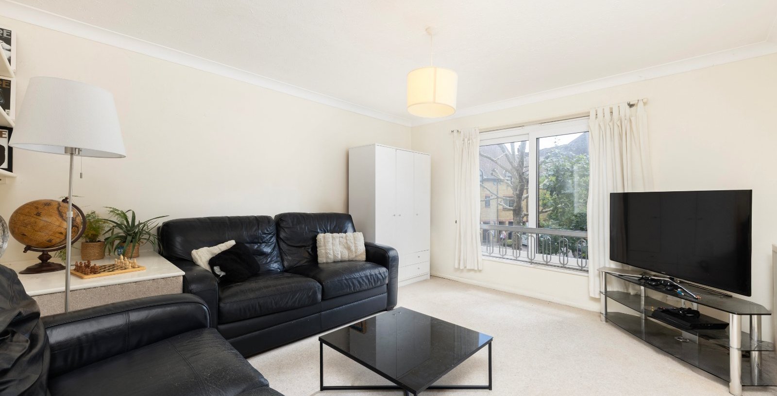 Kennet Street, London, E1W - Picture 1