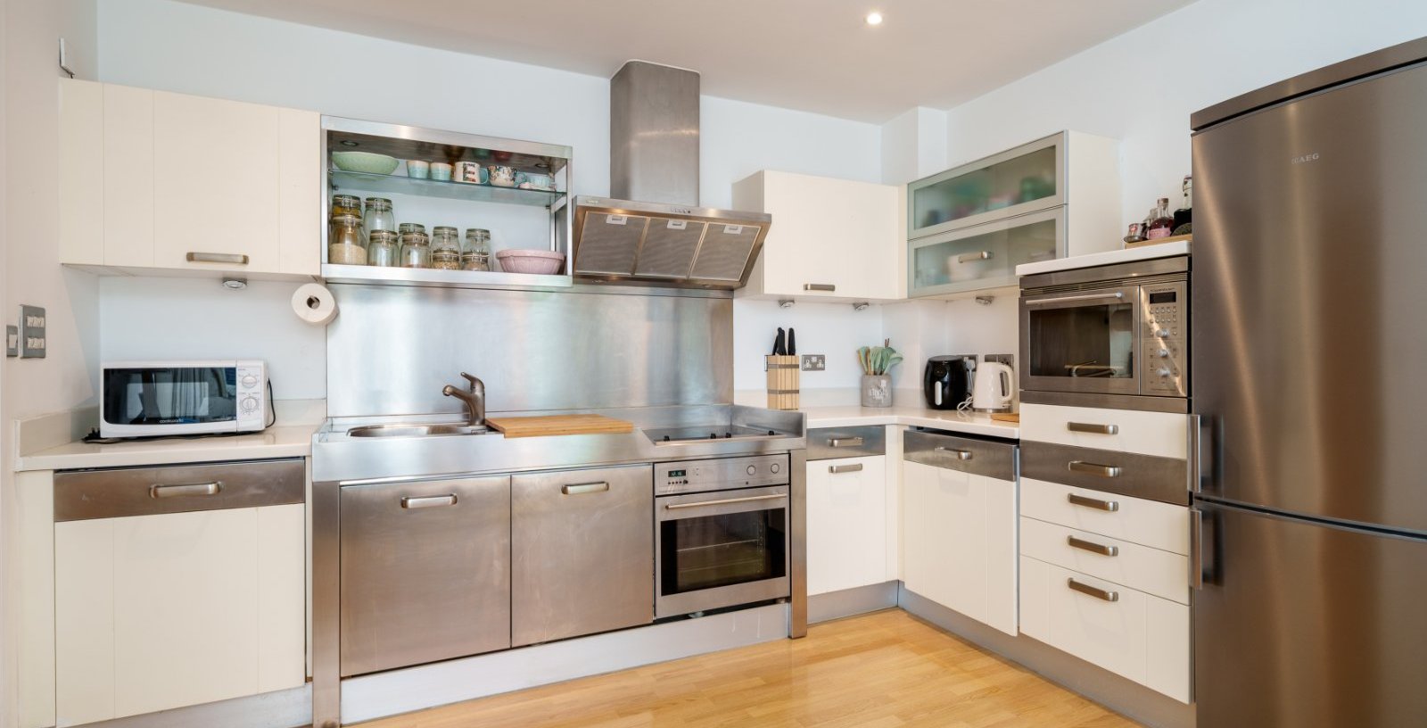 Halcyon Wharf, London, E1W - Picture 8