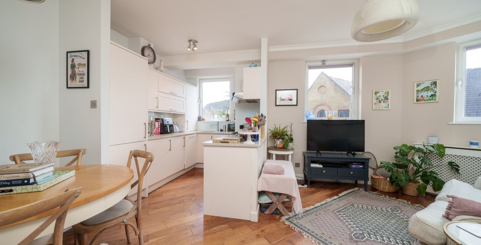Leeward Court, London, E1W - Picture 1