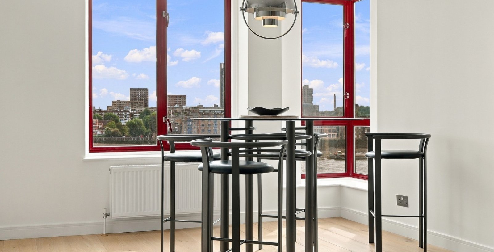 Towerside, London, E1W - Picture 2