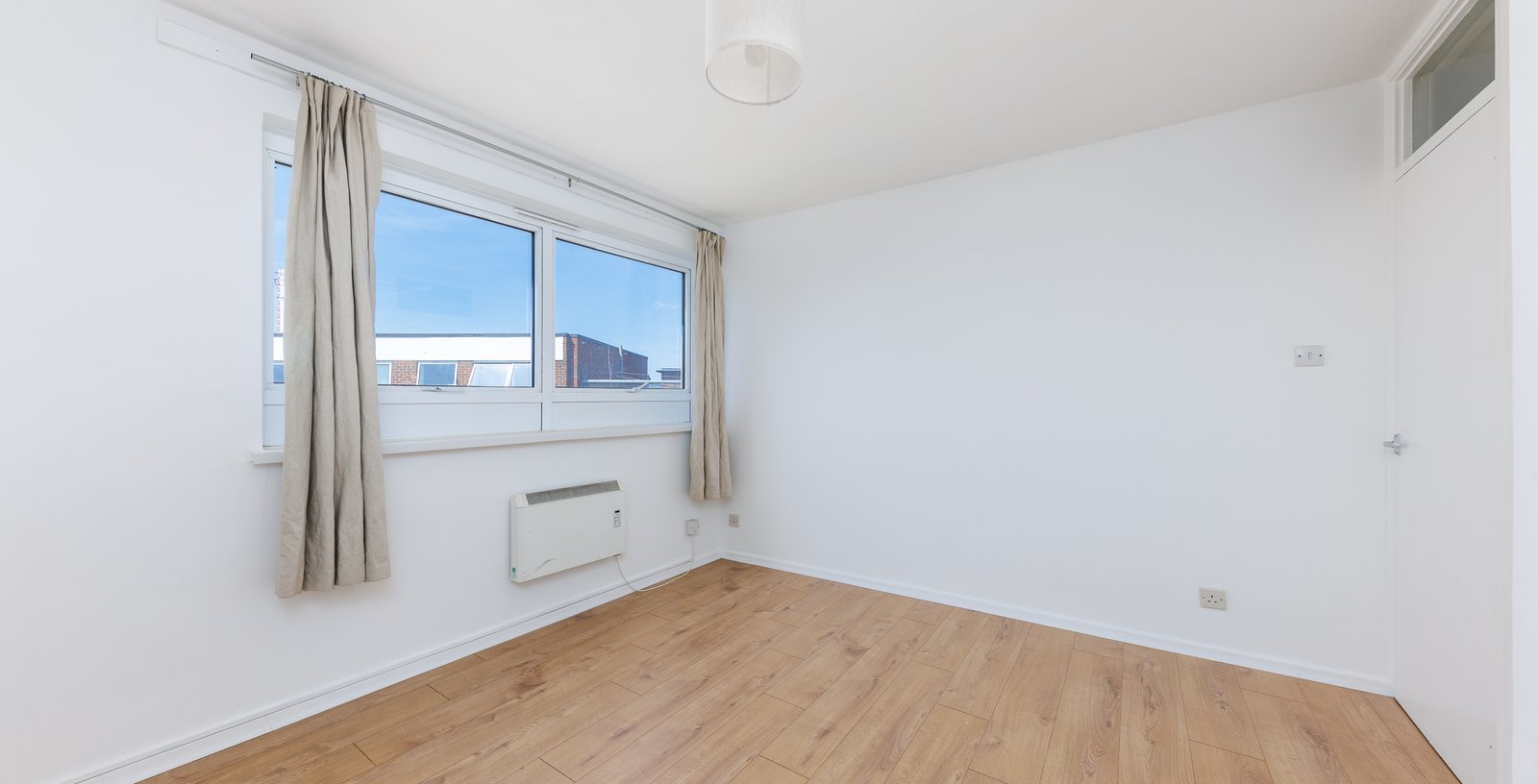 17 Wilkinson Street, Vauxhall, London, SW8 - Picture 2