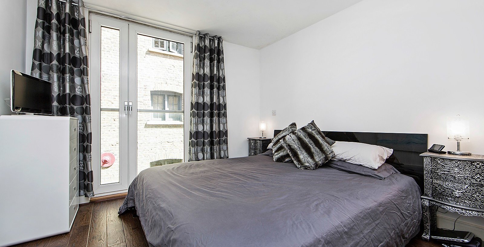 Meridian Court, Shad Thames, London, SE16 - Picture 3