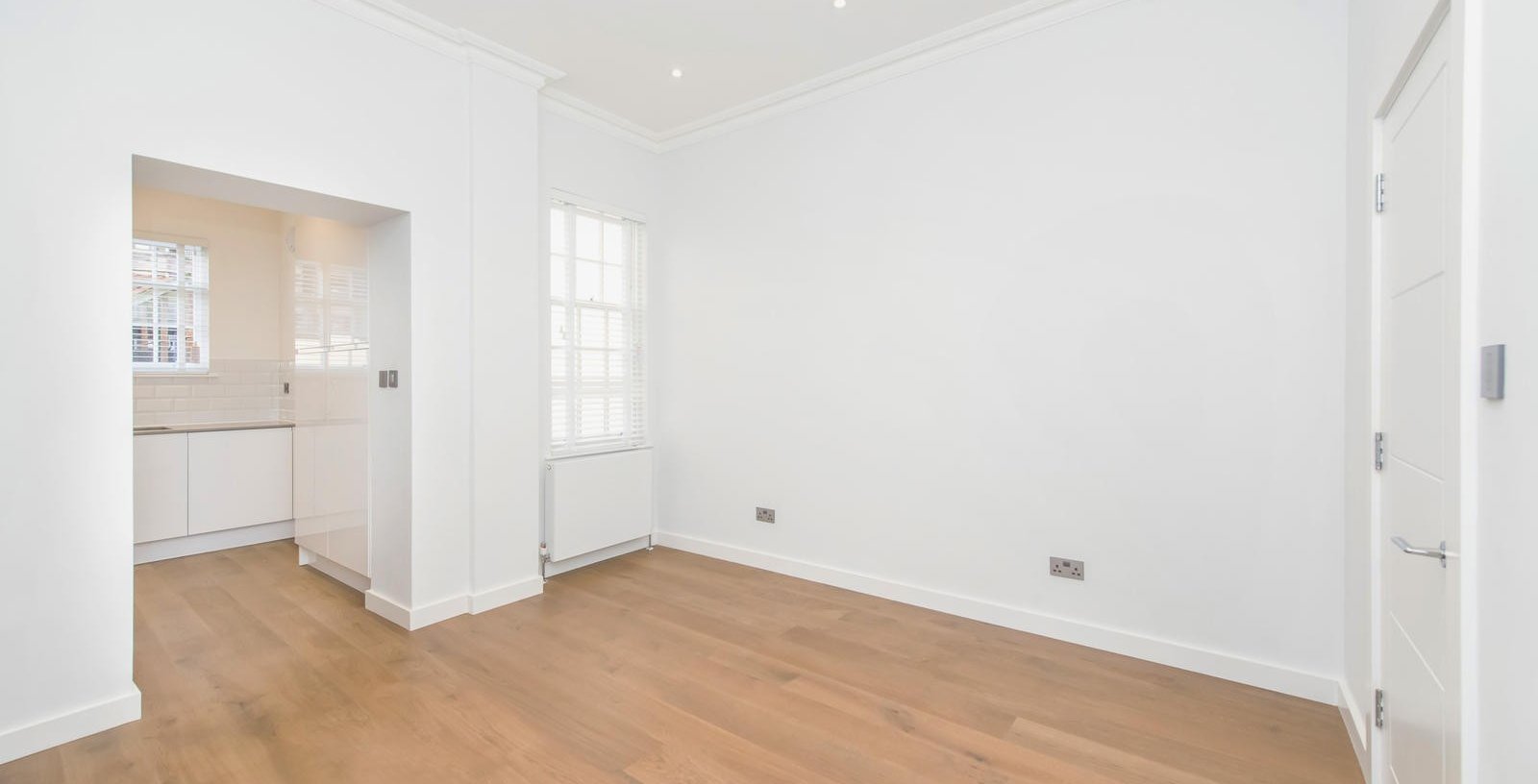 Queens House, Clerkenwell, London, WC1N - Picture 3