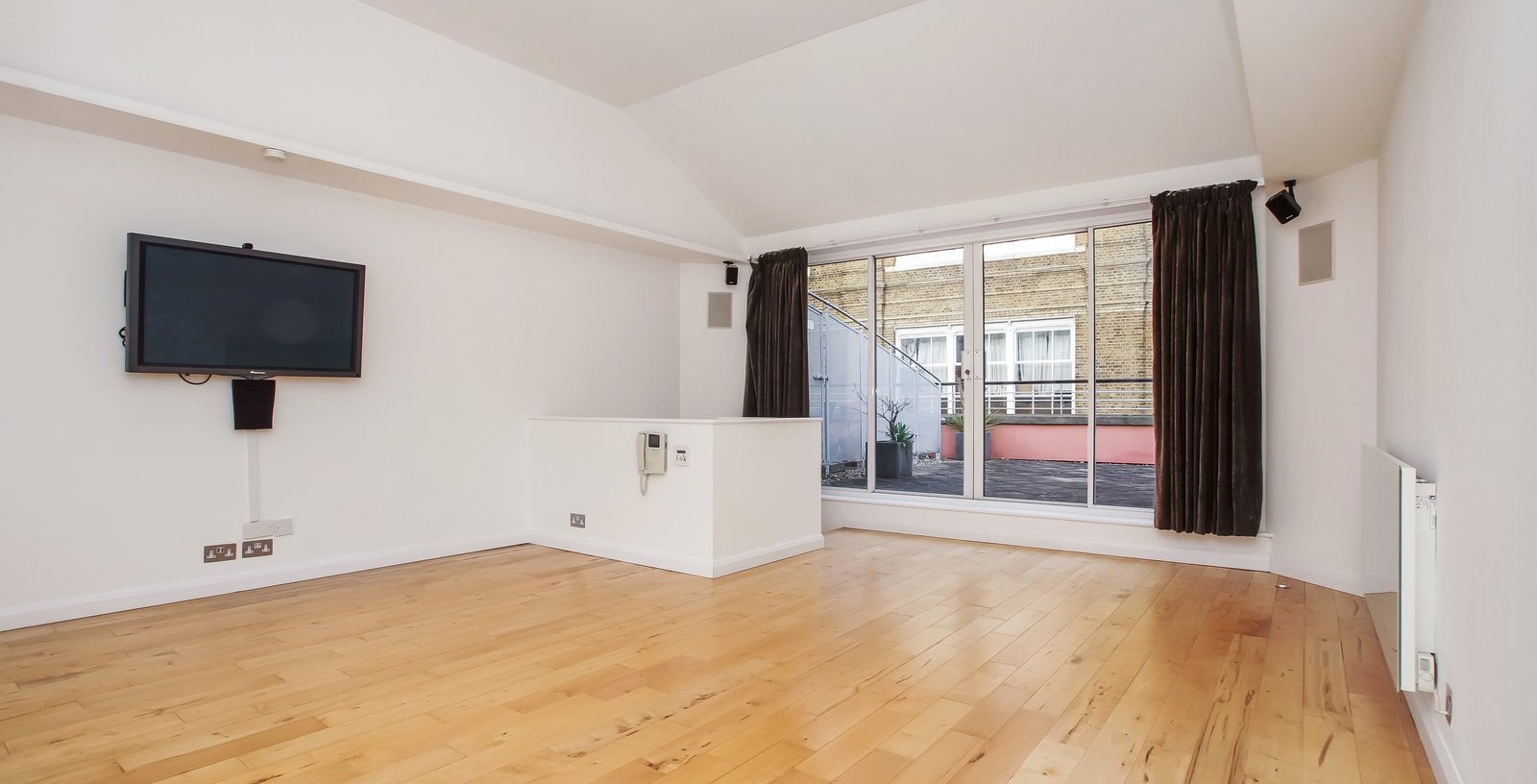 Compass Court, 39 Shad Thames, Shad Thames, London, SE1 - Picture 1