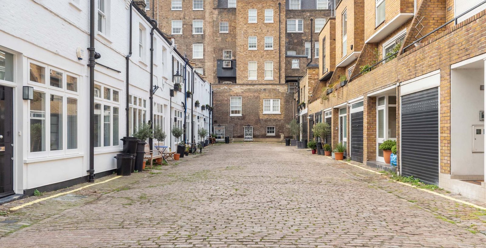 Montagu Mews South, Hyde Park, London, W1H - Picture 23