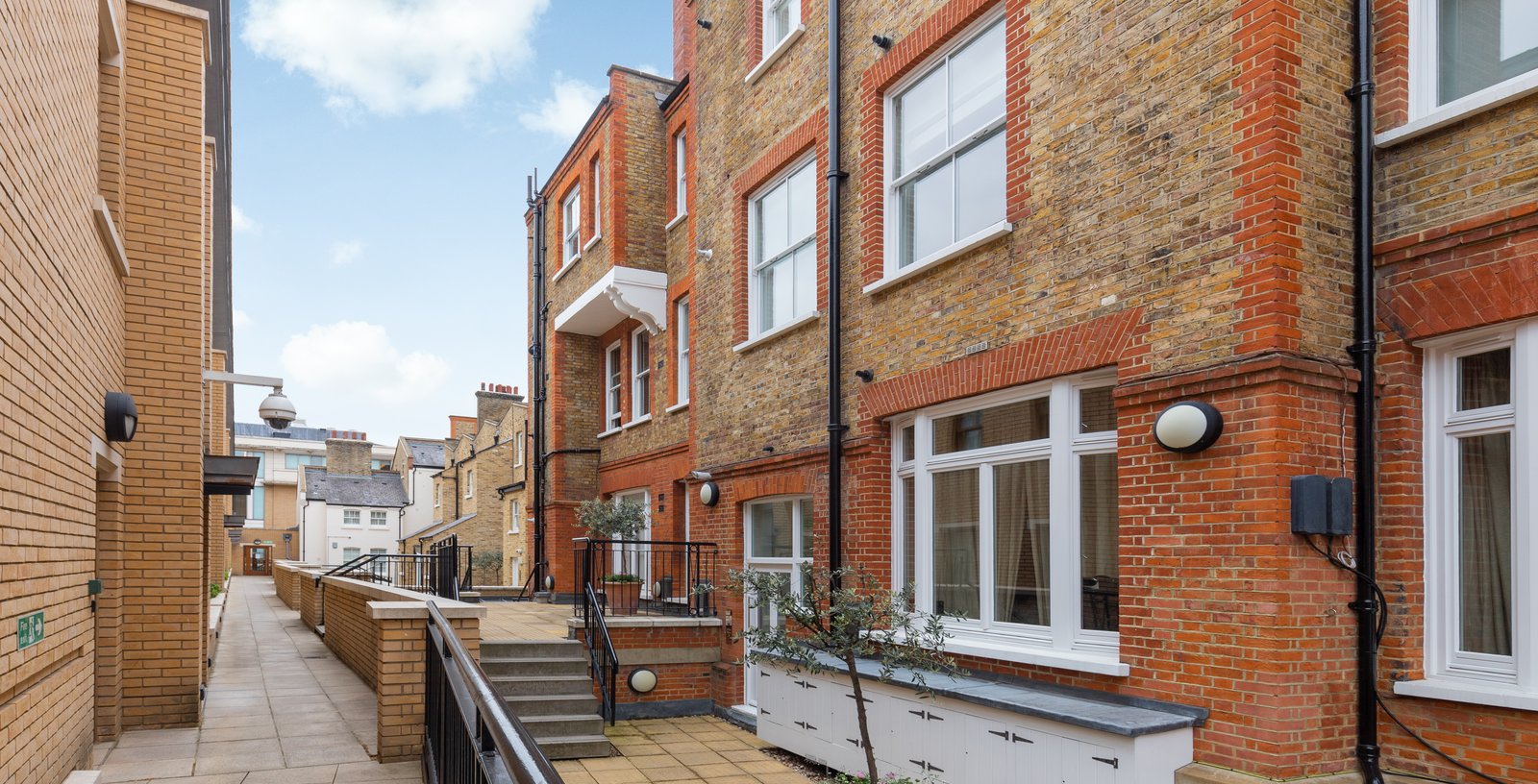Frederick Court, Belgravia, London, SW3 - Picture 4