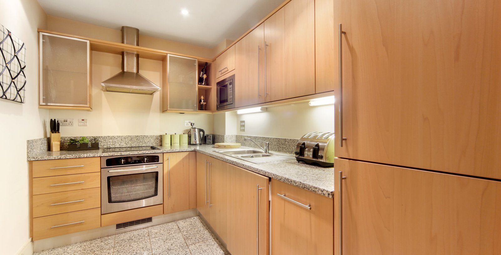 Cayenne Court, Shad Thames, London, SE1 - Picture 3