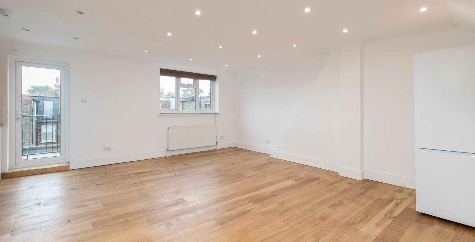 Muncaster Road, Clapham, London, SW11 - Picture 2