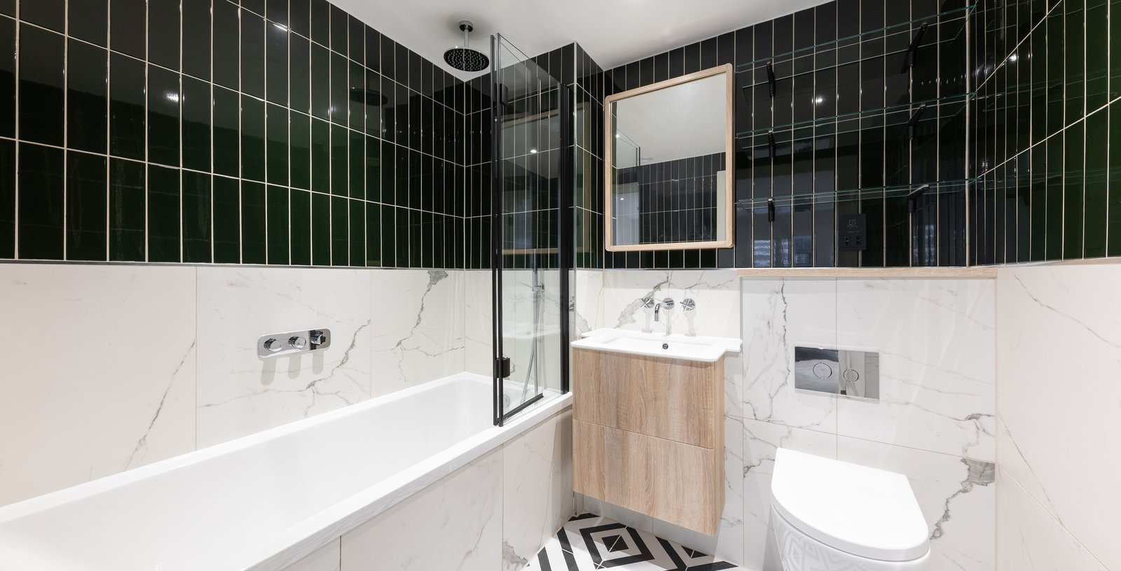 Battersea, London, SW11 - Picture 2