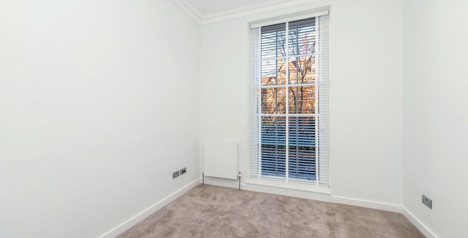 Queens House, Clerkenwell, London, WC1N - Picture 6