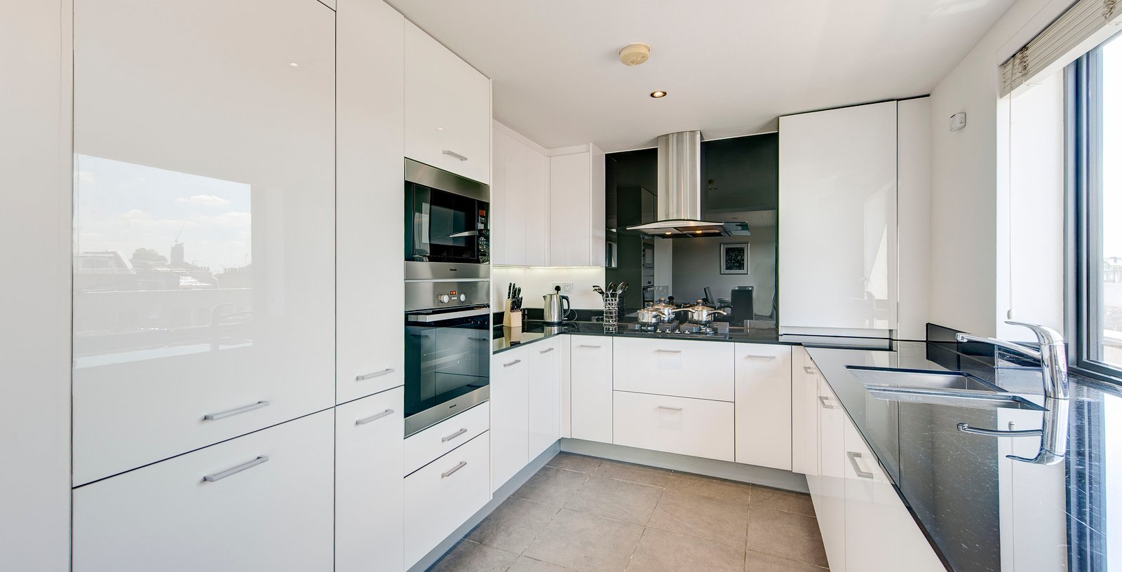 Fulham Road, South Kensington, London, SW3 - Picture 2