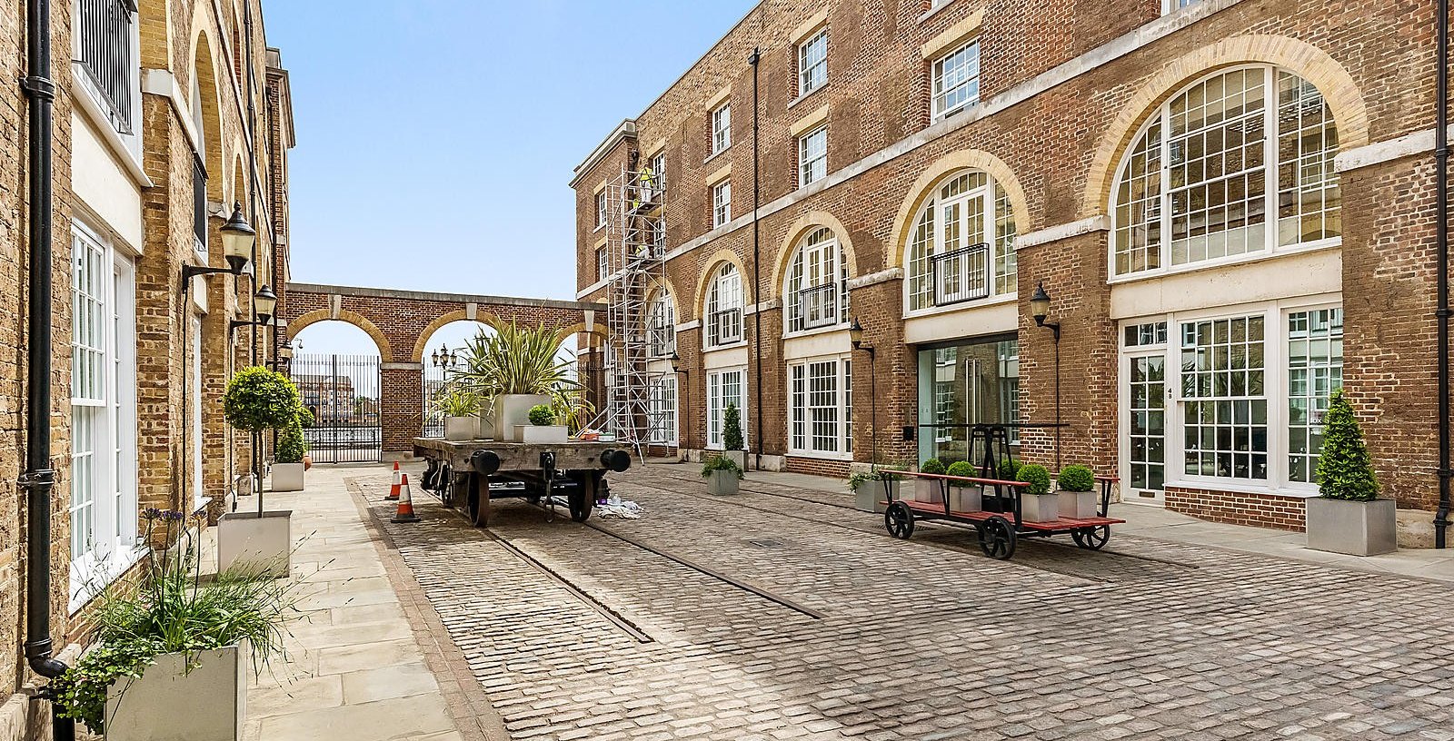 The Listed Building, Wapping, London, E1W - Picture 2