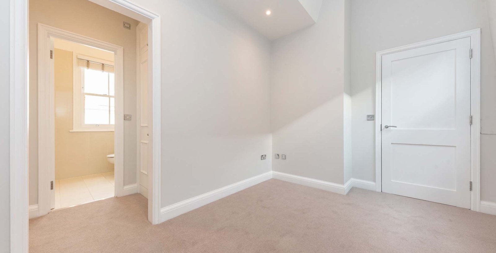 Montagu Mews South, Hyde Park, London, W1H - Picture 18