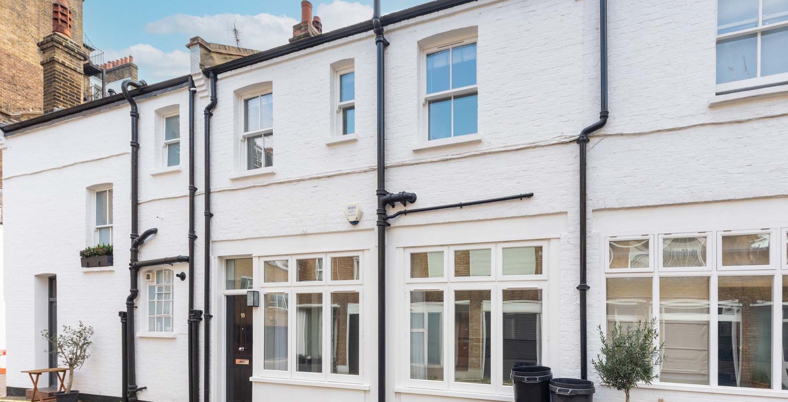 Montagu Mews South, Hyde Park, London, W1H - Picture 22