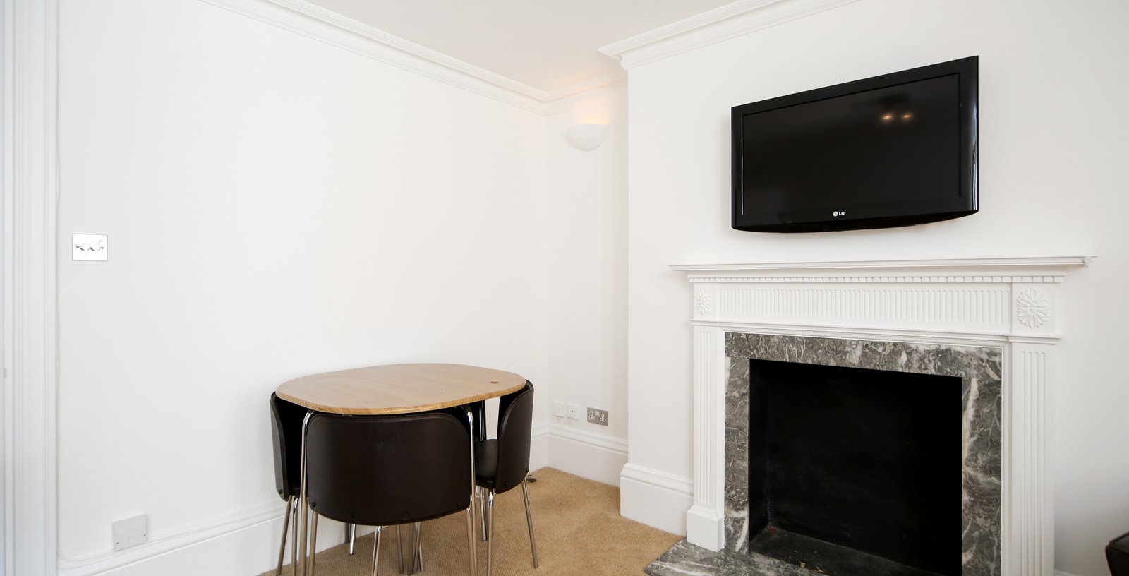 Queen Square, Islington, London, WC1N - Picture 12