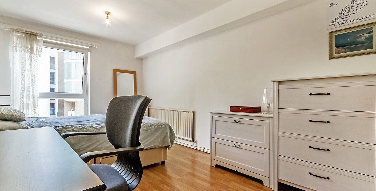 Theseus Walk, Islington, London, N1 - Picture 3