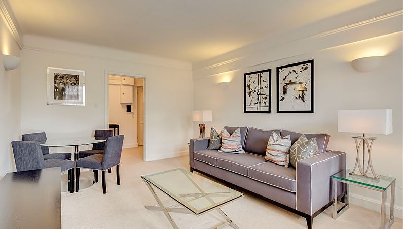 Fulham Road, Chelsea, London, SW3 - Picture 1