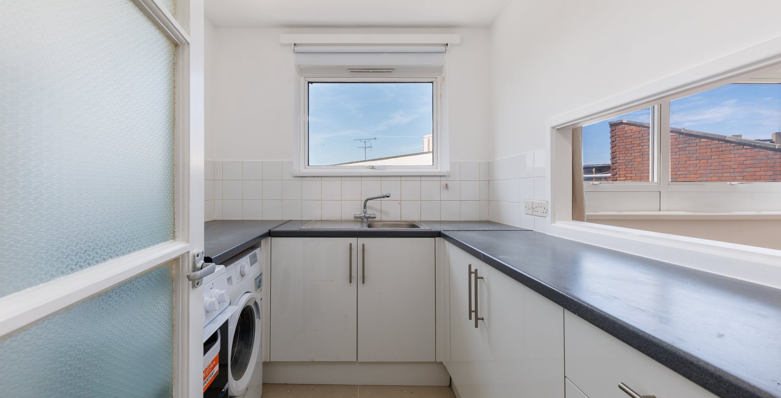 17 Wilkinson Street, Vauxhall, London, SW8 - Picture 3