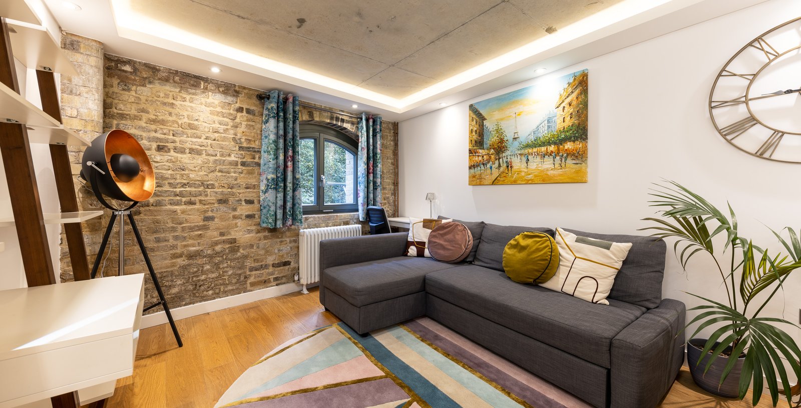 Reardon Path, London, E1W - Picture 1