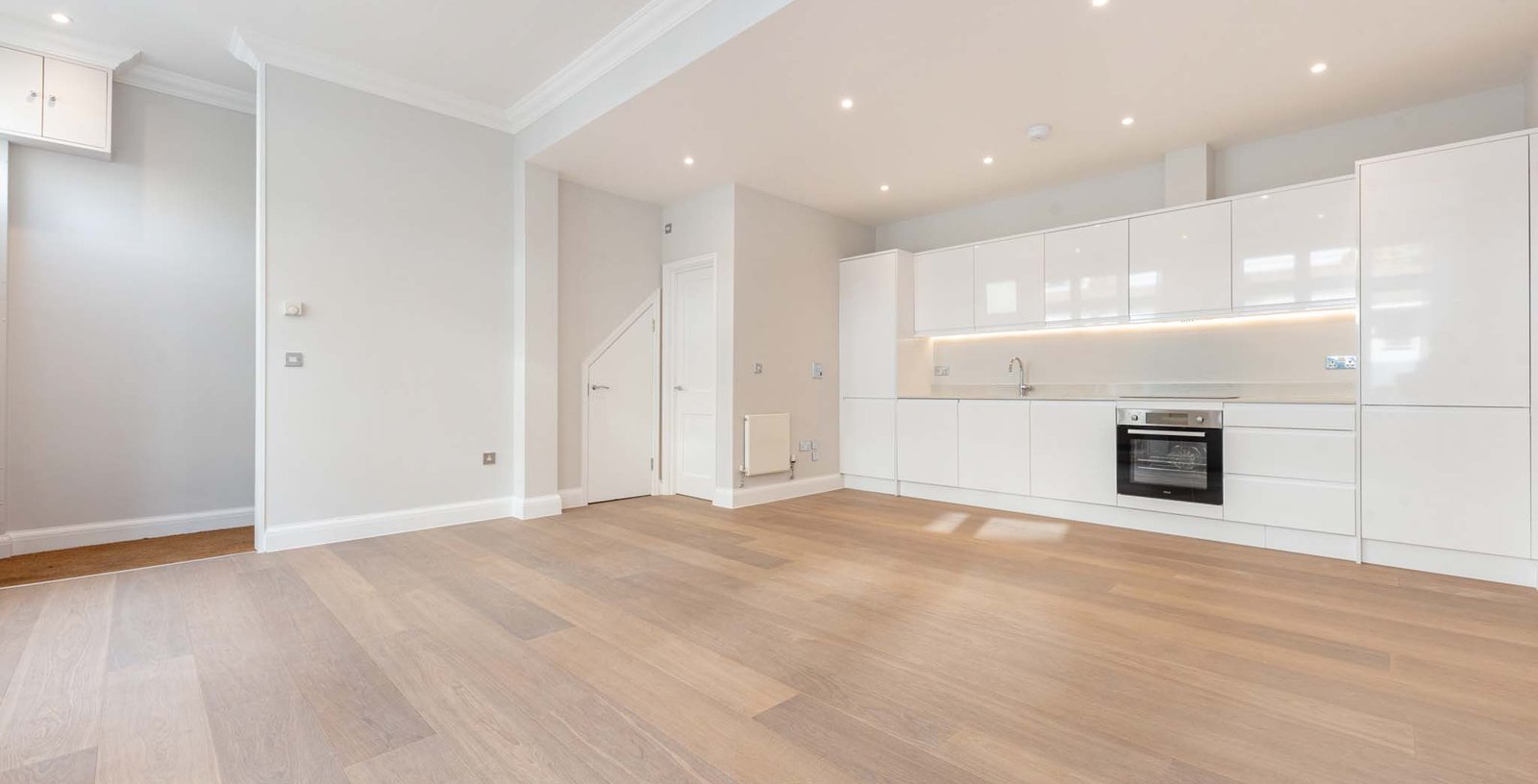 Montagu Mews South, Hyde Park, London, W1H - Picture 4