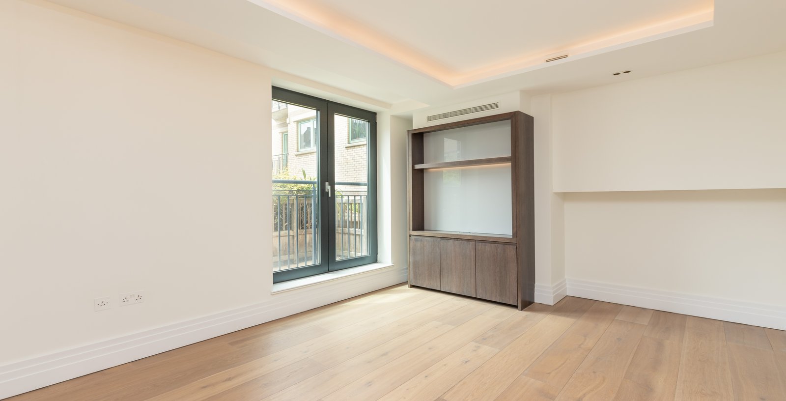 Kensington Gardens Square, Bayswater, London, W2 - Picture 2