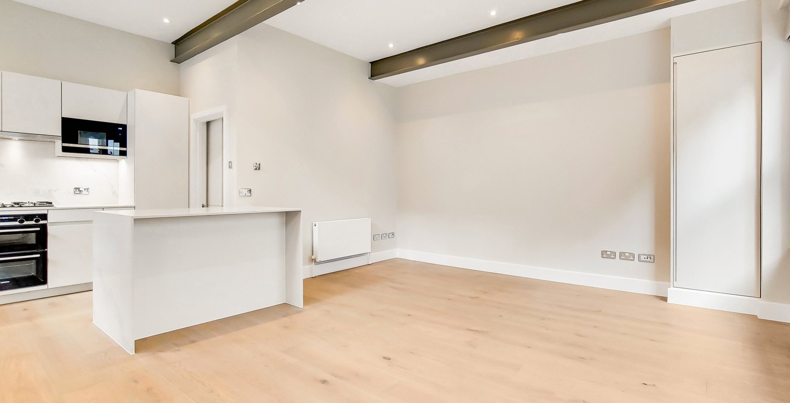 Montagu Mews South, Hyde Park, London, W1H - Picture 2