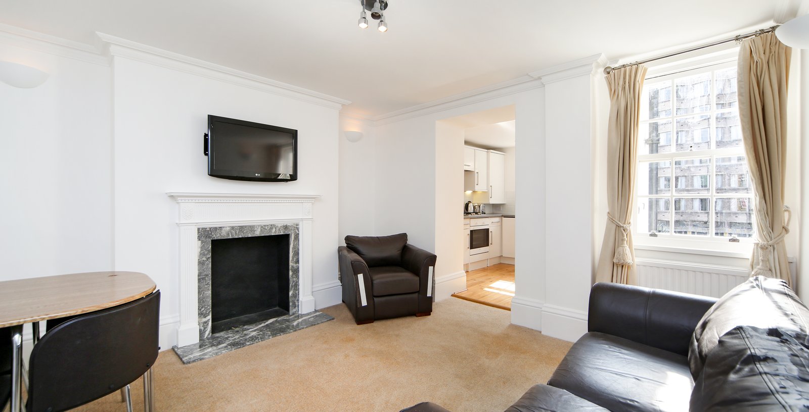 Queen Square, Islington, London, WC1N - Picture 1