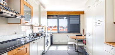 T4 Flat In Areeiro, Lisbon, Portugal, 1070-034, Portugal - Picture preview 9