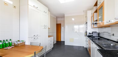 T4 Flat In Areeiro, Lisbon, Portugal, 1070-034, Portugal - Picture preview 10