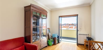 T4 Flat In Areeiro, Lisbon, Portugal, 1070-034, Portugal - Picture preview 12