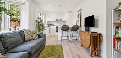 Crowthorne Close, London, SW18 - Picture preview 1