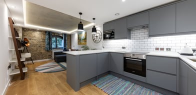 Red Lion Court, London, E1W - Picture preview 2
