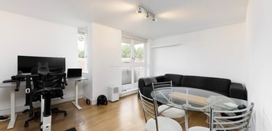 Burr Close, London, E1W - Picture preview 1