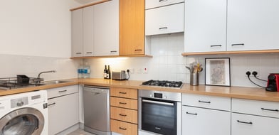 Millennium Square, Shad Thames, London, SE1 - Picture preview 3