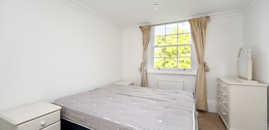 Queen Square, Islington, London, WC1N - Picture preview 3