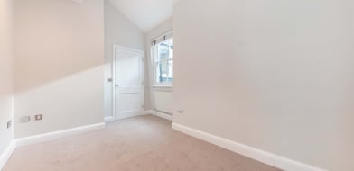 Montagu Mews South, Hyde Park, London, W1H - Picture preview 17