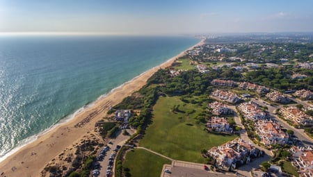Cluttons opens a new office in the Algarve, Portugal