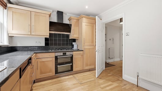 Aliwal Mews, London, SW11