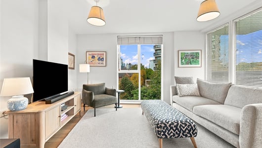 Queens Court, London, SE16