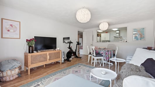 Hermitage Court, London, E1W