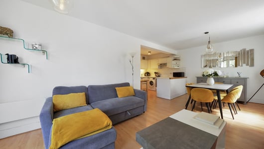 Falconet Court, London, E1W