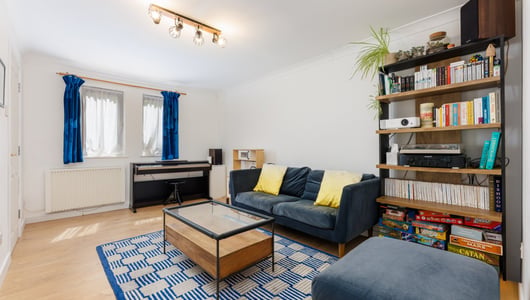 Douthwaite Square, London, E1W
