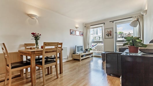 Theseus Walk, Islington, London, N1