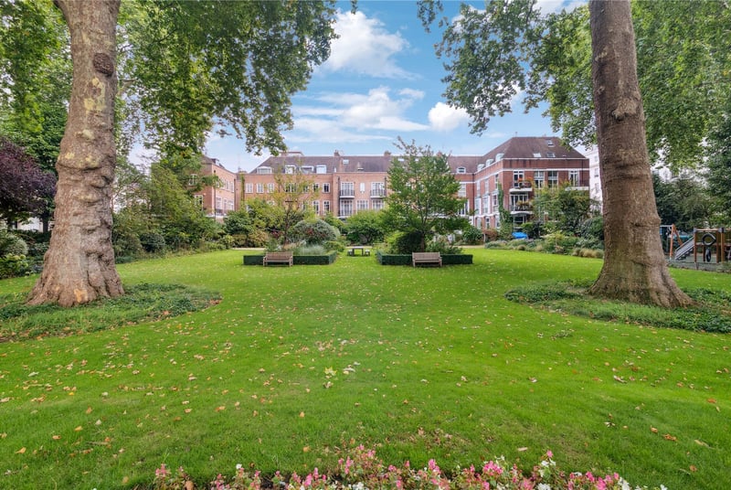 Gloucester Square, London, W2 - Picture 22