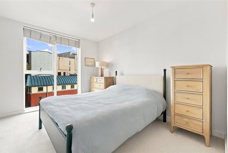 Queens Court, London, SE16 - Picture 5
