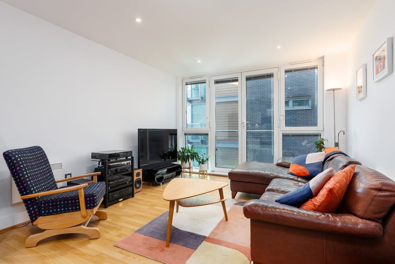 Halcyon Wharf, London, E1W - Picture 1