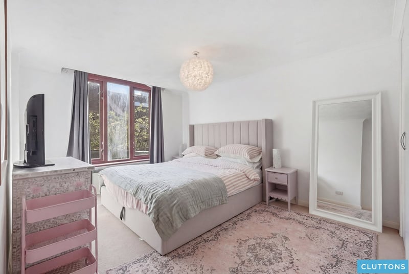 Hermitage Court, London, E1W - Picture 8