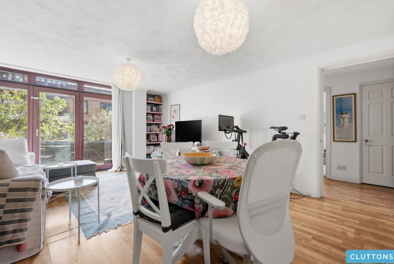 Hermitage Court, London, E1W - Picture 3