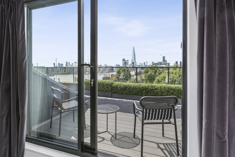 Olivers Wharf, London, E1W - Picture 27