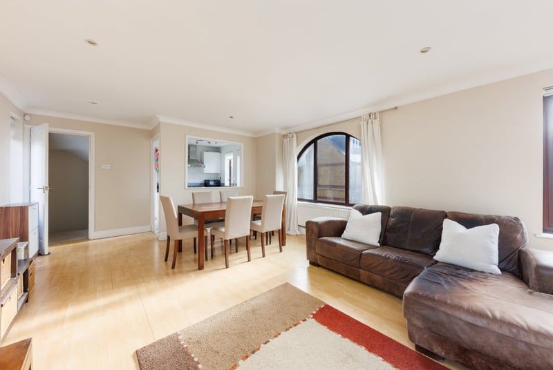 Codling Close, London, E1W - Picture 1